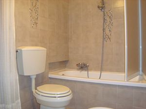 Villa Chiara : Bathroom with tube