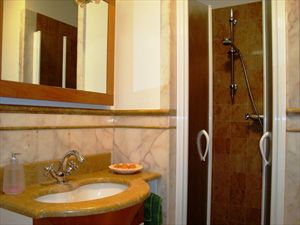 Villa Margherita : Ванная комната с душем